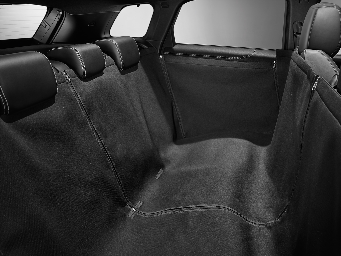Защитное покрытие для задних сидений. image