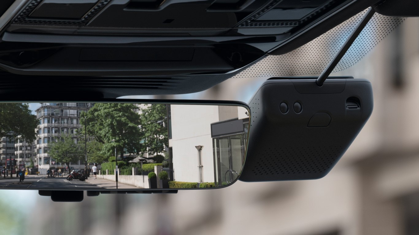 EXTENDED PROTECTION PACK se záznamovou kamerou – levostranné řízení pro vozidla se zadní klimatizací.  image